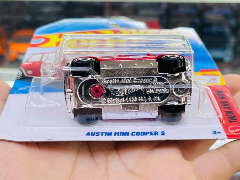  Mô hình xe Austin Mini Cooper S red Hot Wheels kim loại có bản quyền chính hãng tỉ lệ 1:64 C4982-AU 