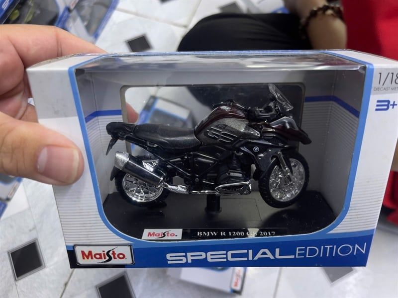  Mô hình xe mô tô BMW 1200 GS black tỉ lệ 1:18 Maisto MT18041 