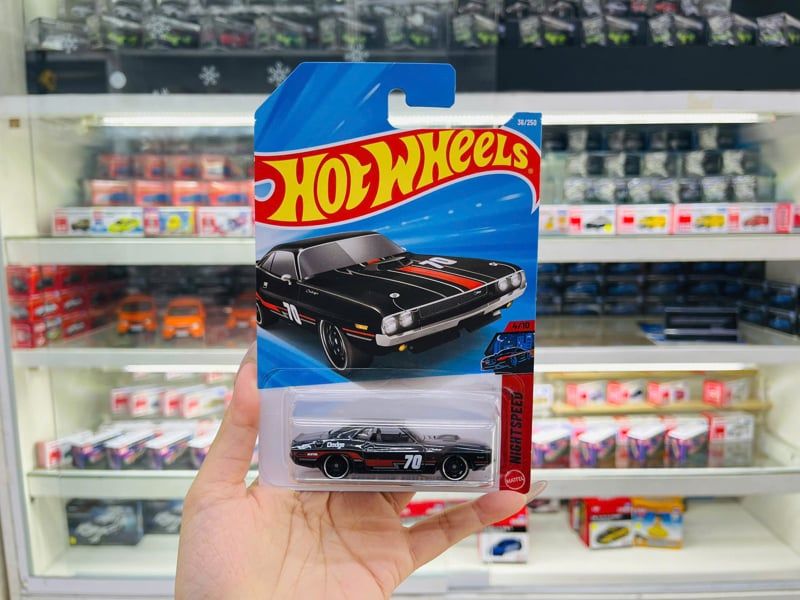  Mô hình xe Dodge Hemi Challenger '70 Hot Wheels kim loại có bản quyền chính hãng tỉ lệ 1:64 C4982-DO 