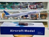  Mô hình máy bay United Boeing B777 có bánh xe kích thước 47cm no led MB47111 