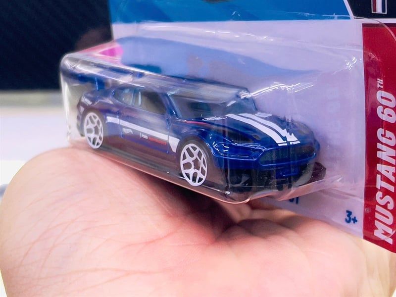  Mô hình xe Ford Mustang GT custom '18 blueHotwheels kim loại có bản quyền chính hãng tỉ lệ 1:64 C4982-FO 