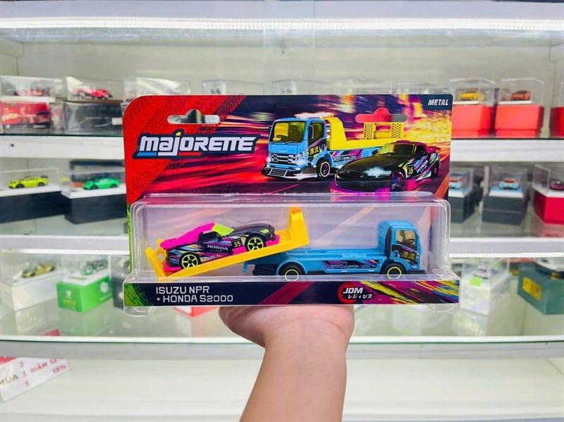  Mô hình xe JDM Legends Tuning Transporter Isuzu NPR with Honda S2000 18.8cm tỉ lệ 1:64 Majorette 8504103000 