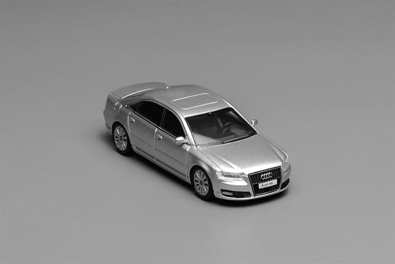  Mô hình xe Audi A8 (D3), facelift, 2008, Glacial Silver tỉ lệ 1:64 Motorhelix M68204 