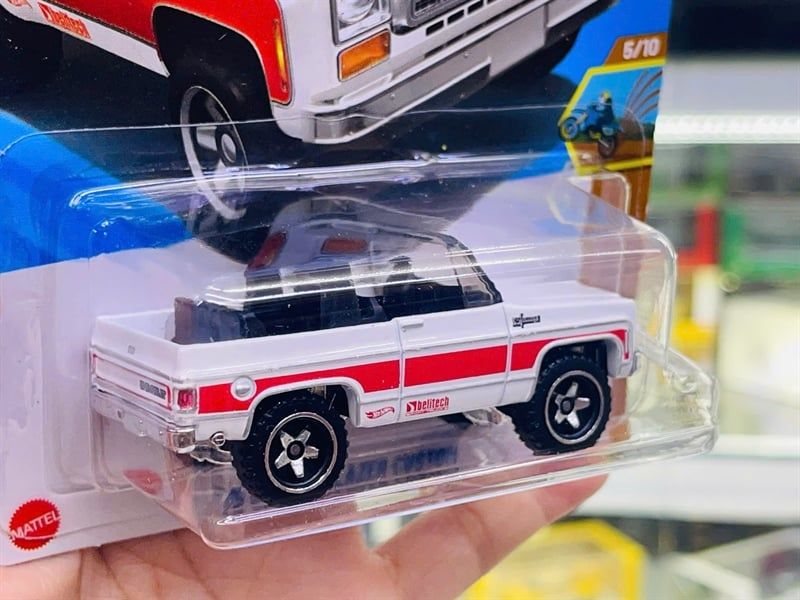  Mô hình xe tải Chevrolet Chevy Blazer custom '75 Hotwheels kim loại có bản quyền chính hãng tỉ lệ 1:64 C4982-CV 