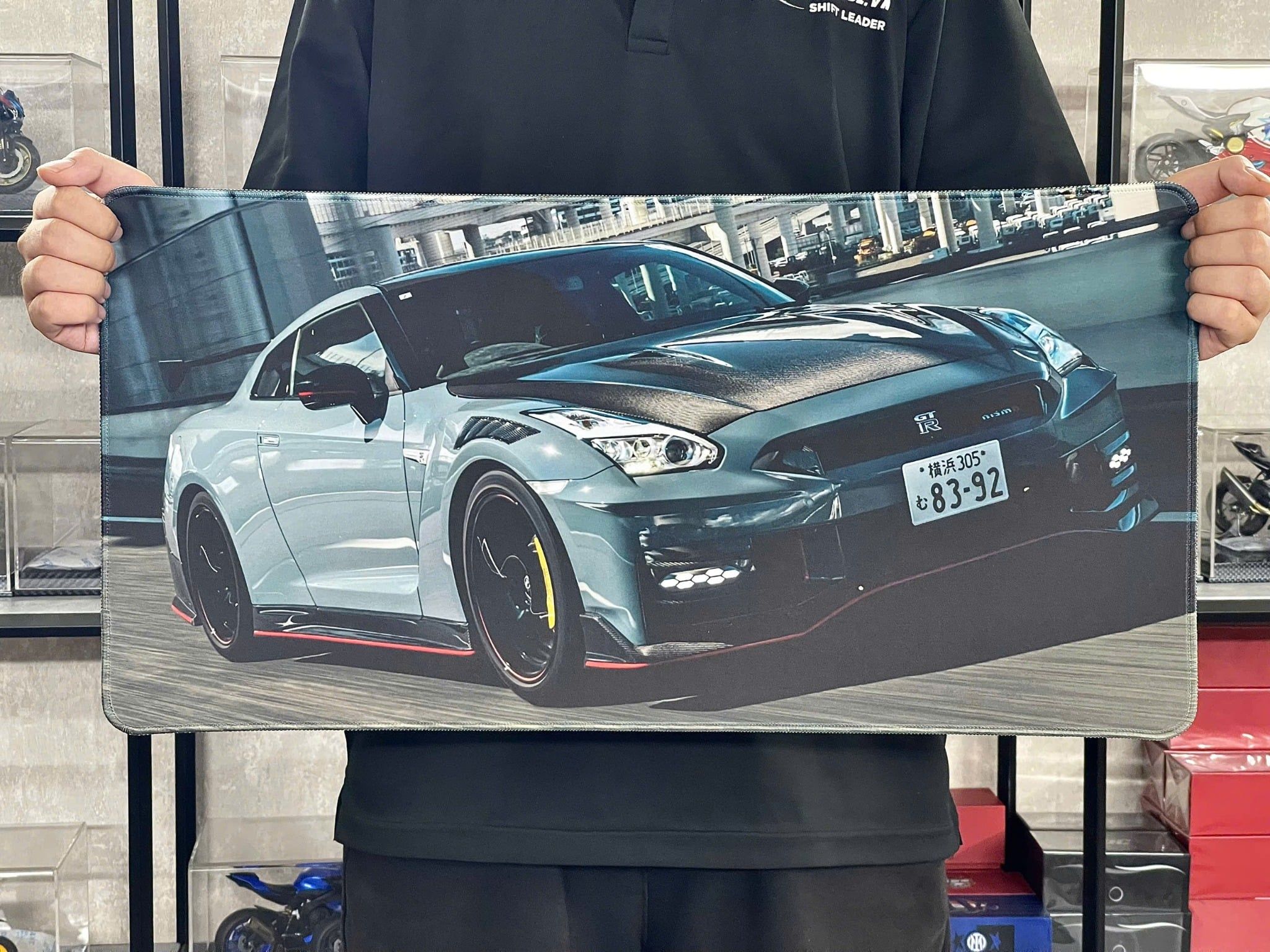  Phụ kiện Thảm lót chống trượt chủ đề siêu xe Nissan kích thước 30x60cm Autono1 PT122A 