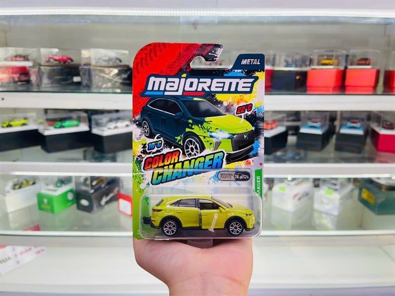  Mô hình xe Color Changers - xe đổi màu Peugeot Citroën DS7 tỉ lệ 1:64 Majorette 8504000001 