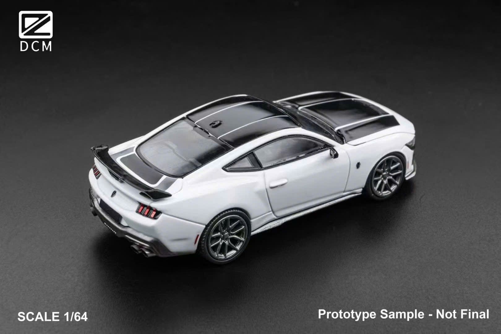  Mô hình xe Ford Mustang Dark Horse white 2024 mở capo tỉ lệ 1:64 DCM model OT64468 