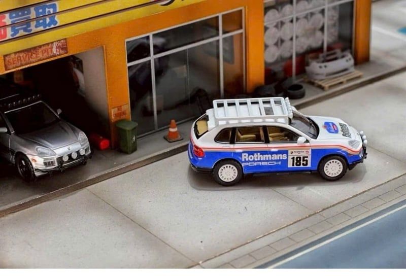  Mô hình xe Porsche Cayenne Turbo S 957 tỉ lệ 1:64 Street Weapon OT64461 
