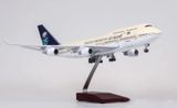  Mô hình máy bay Saudi Arabian Boeing B747 có bánh xe kích thước 47cm no led MB47106 