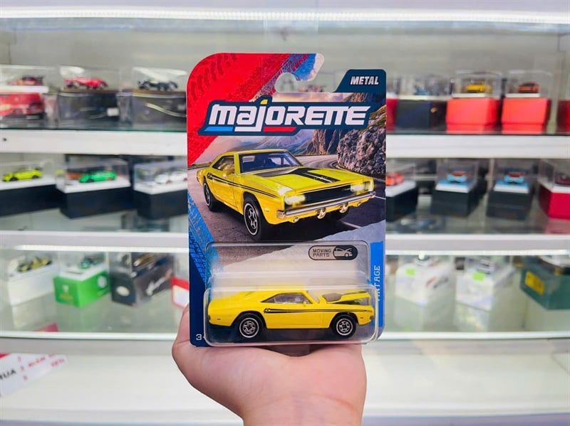  Mô hình xe Vintage Dodge Charger yellow tỉ lệ 1:64 Majorette 8502000001 