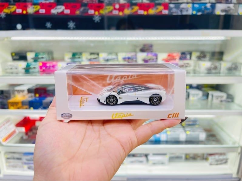  Mô hình xe Pagani Utopia Pearl White tỉ lệ 1:64 CM Model CM64-UTOPIA-07 