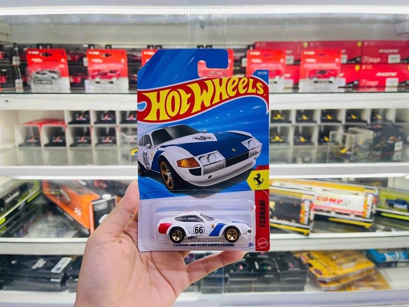  Mô hình xe Ferrari 365 GTB4 Competizione White Hotwheels kim loại có bản quyền chính hãng tỉ lệ 1:64 C4982-FE 