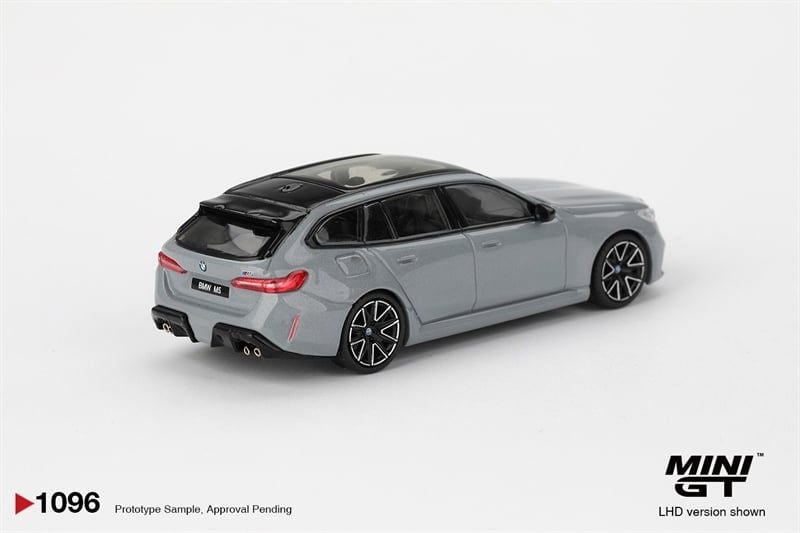  Mô hình xe BMW M5 Touring (G99) Brooklyn Grey Metallic tỉ lệ 1:64 MiniGT MGT01096 