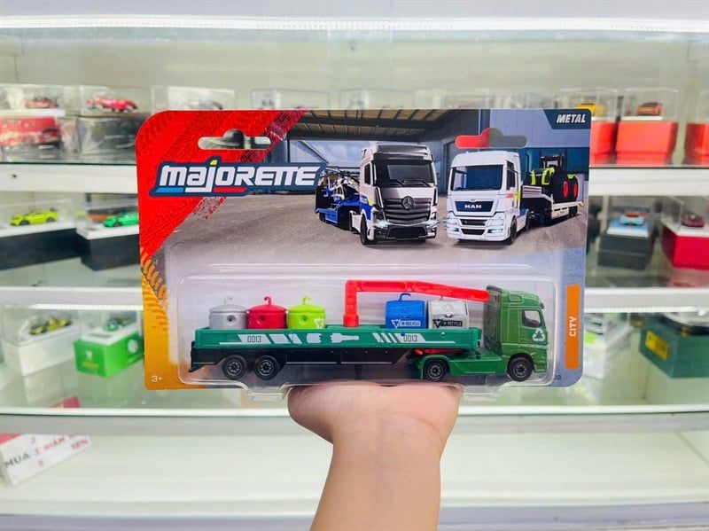  Mô hình xe city transporter Mercedes Benz Actros green 18.8cm tỉ lệ 1:64 Majorette 8503003000 