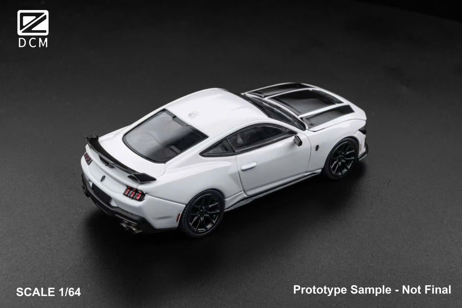  Mô hình xe Ford Mustang Dark Horse white 2024 mở capo tỉ lệ 1:64 DCM model OT64468 