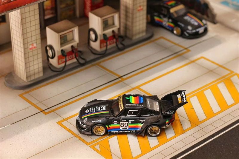  Mô hình xe Porsche RWB 993 Matte Black Apple track paint tỉ lệ 1:64 Street Weapon OT64681 