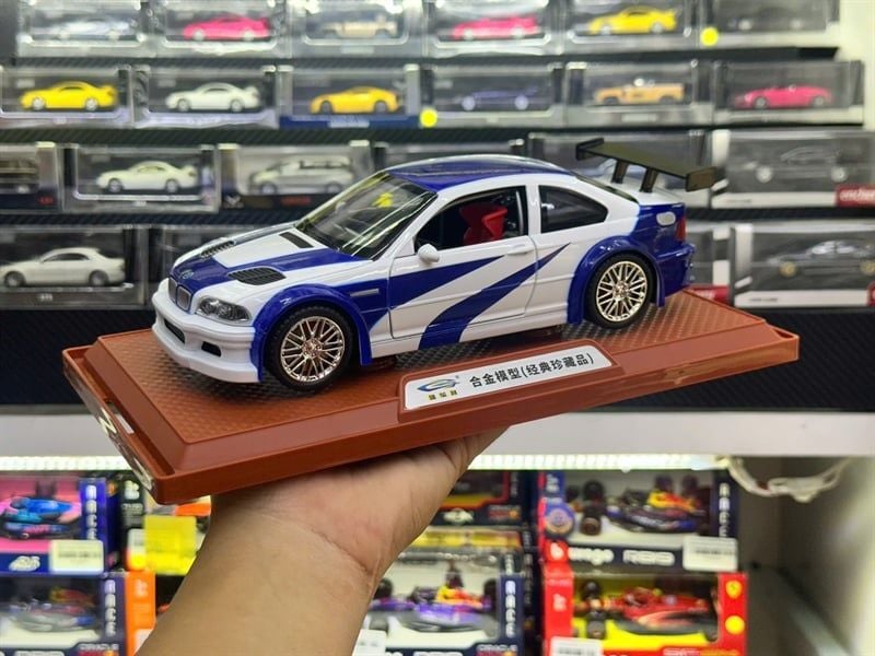  Xe ô tô mô hình bằng hợp kim và nhựa BM M3 GTR E46  tỉ lệ 1:24 JCJ24452 Alloy Model OT24128 
