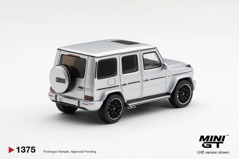  Mô hình xe Mercedes-AMG G63 Silver Metallic tỉ lệ 1:64 MiniGT bản Card MGT01375 