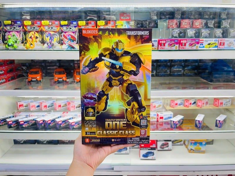  Mô hình lắp ráp có đèn serries Transformers Classic Class(CC) 15 ONE Bumblebee B-127 (Luminous Eyes) Blokees 71176 