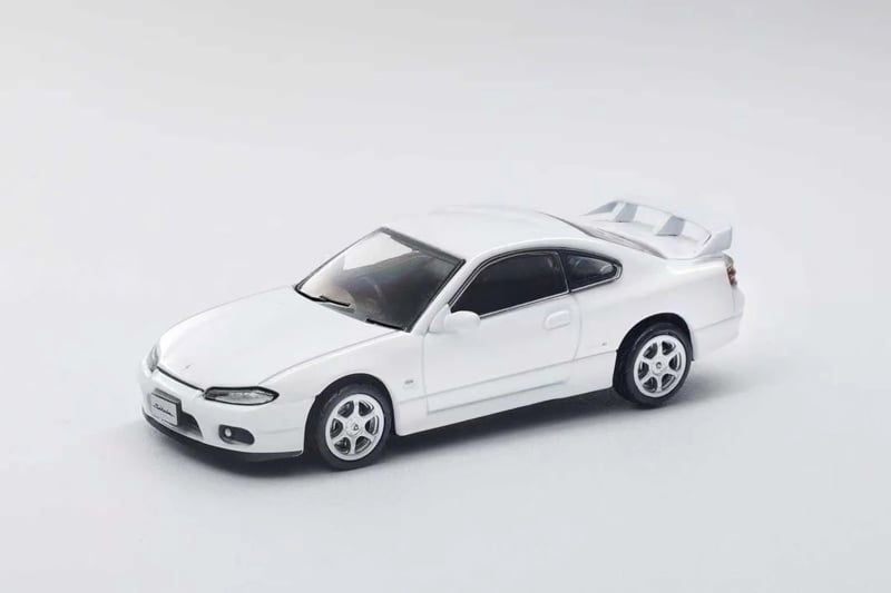  Mô hình xe Nissan S15 white tỉ lệ 1:64 Shadow LL-051-240 
