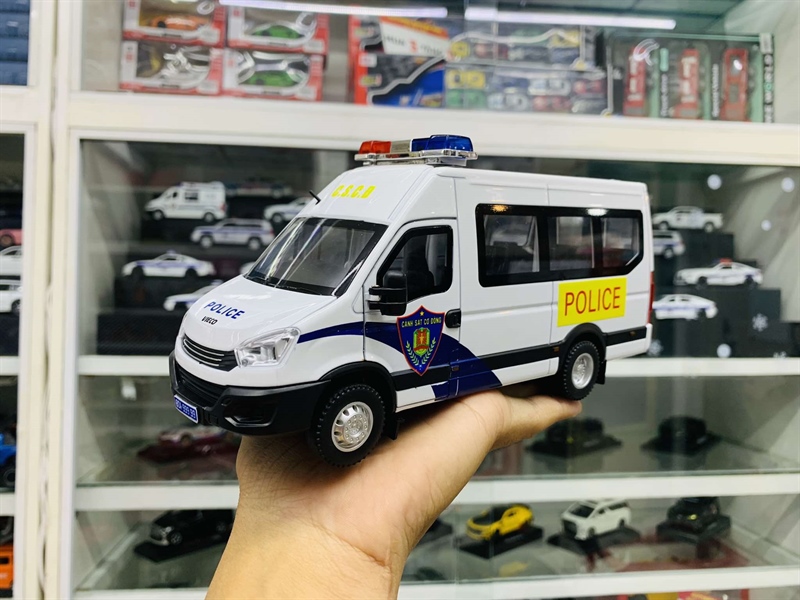  Đồ trang trí để bàn, mô hình ô tô, chất liệu chính bằng nhựa kết hợp sắt kt 25*13*9.5cm +/-10% - Xe ô tô độ CSCĐ 113 Vieco full open tỉ lệ 1:24 Jinlifang Autono1 màu trắng OT581 
