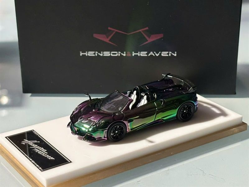  Mô hình xe Pagani Huayra Tricolore tỉ lệ 1:64 HENSON & HEAVEN 64HHM000 