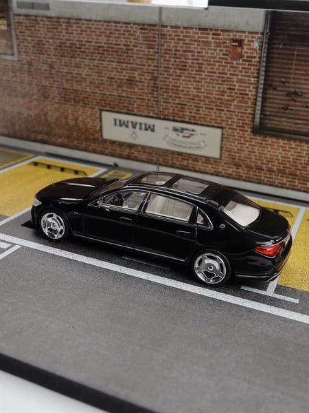  Mô hình xe Maybach S680 luxury tỉ lệ 1:64 DEcode DE6447001 
