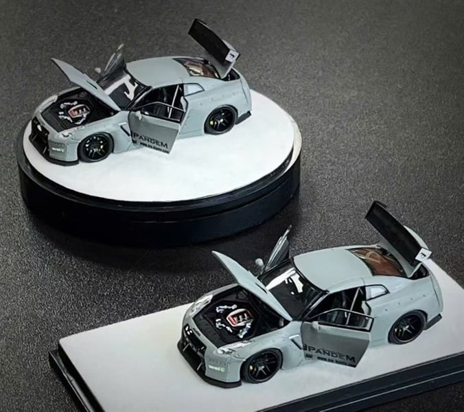  Mô hình xe Nissan R35 Pandem Wide Grey body tỉ lệ 1:64 PGM PGM-640703 