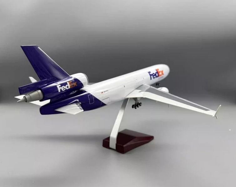  Mô hình máy bay vận chuyển Fedex MD-11 có bánh xe kích thước 47cm no led MB47117 