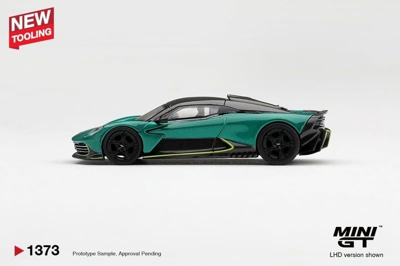  Mô hình xe Aston Martin Valhalla Podium Green tỉ lệ 1:64 MiniGT bản Box MGT01373 