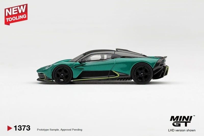  Mô hình xe Aston Martin Valhalla Podium Green tỉ lệ 1:64 MiniGT bản Card MGT01373 