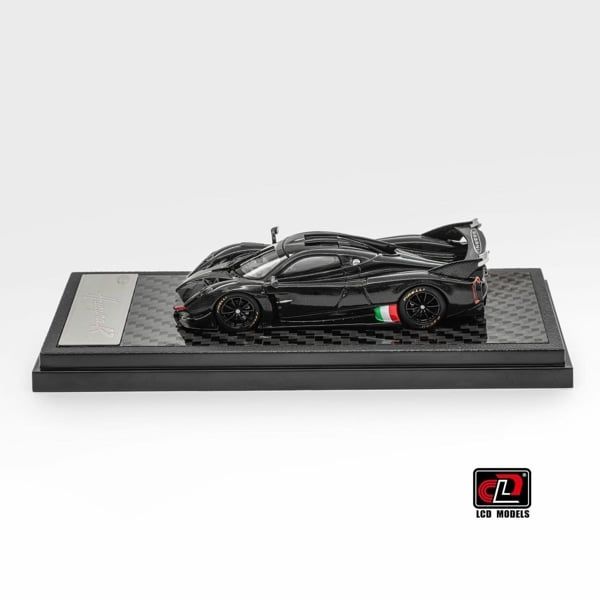  Mô hình xe Pagani Huayra R Diecast Model Glossy Black Carbon Fiber with Italian Strips tỉ lệ 1:64 LCD LCD64028-CBI 