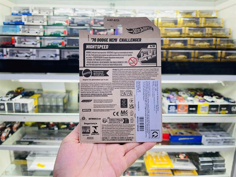  Mô hình xe Dodge Charger Challenger Hemi '70 Hotwheels kim loại có bản quyền chính hãng tỉ lệ 1:64 C4982-DO 