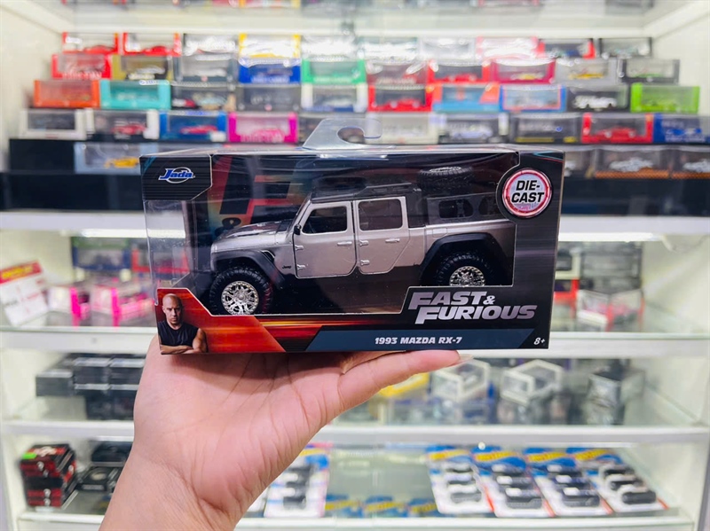  Mô hình xe Jeep Gladiator Silver 2020 Fast & Furious tỉ lệ 1:32 Jada 24075 
