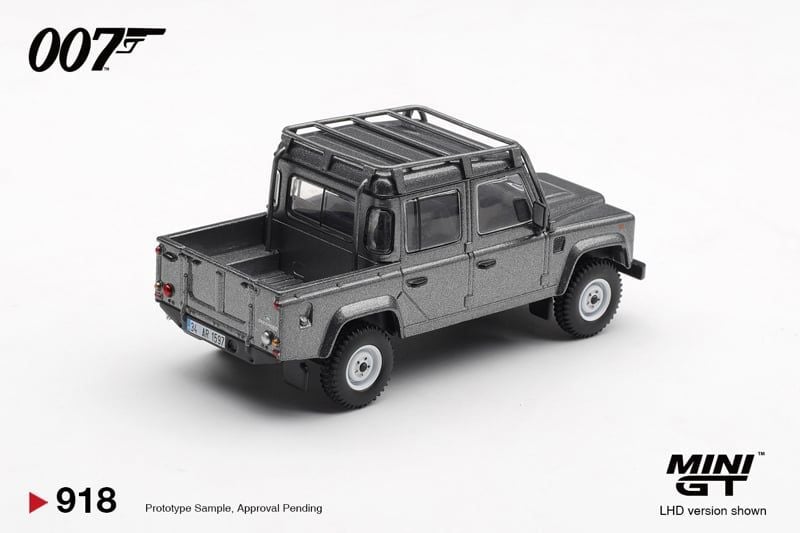  Mô hình xe Land Rover Defender 110 Crew Cab “Skyfall” tỉ lệ 1:64 MiniGT MGT00918-007 
