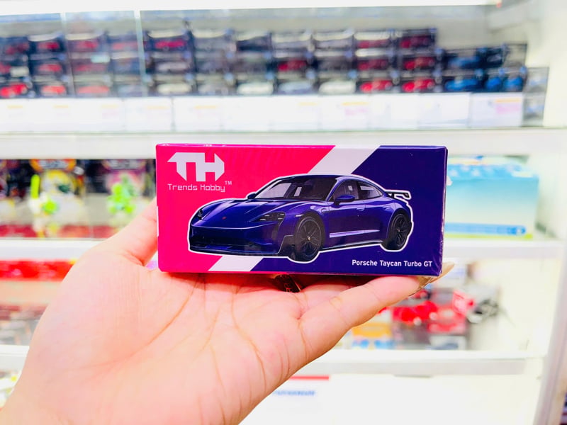 Mô hình xe Porsche Taycan Turbo GT - PURPLE tỉ lệ 1:64 Trends Hobby 241087(A) 