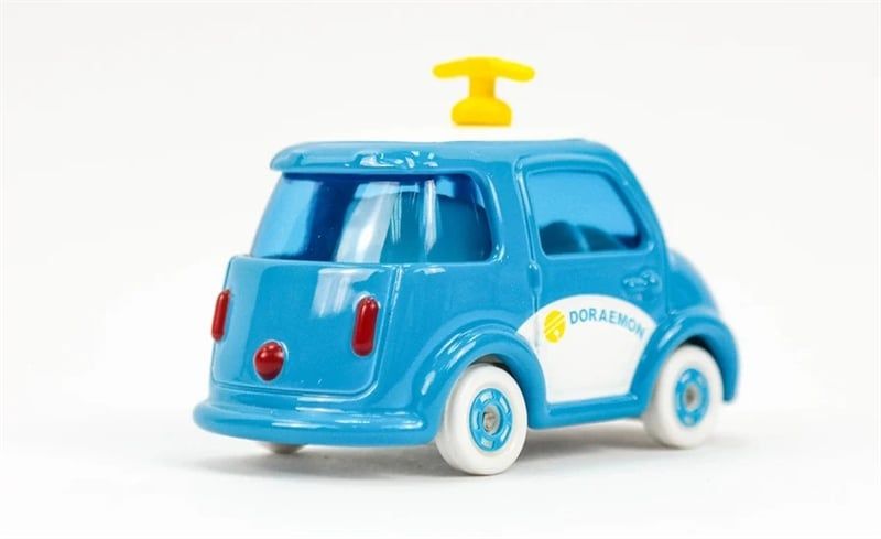  Mô hình xe Doraemon No.143 tỉ lệ 1:64 Tomica 180876 