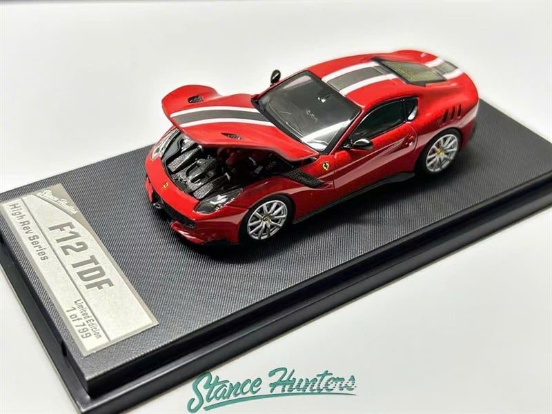  Mô hình xe Ferrari F12 TDF stripe gray - white mở được capo tỉ lệ 1:64 Stance HunterOT64490 