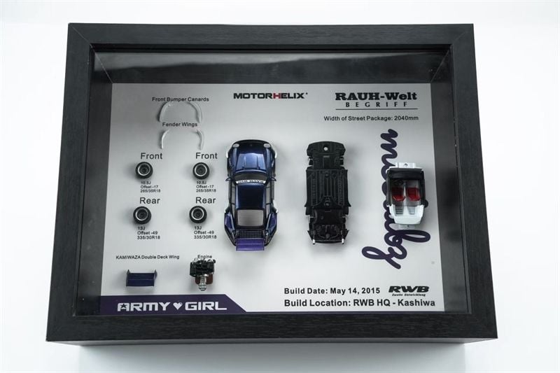  Hộp trưng bày mô hình xe chi tiết Porsche 964 RWB ARMY GIRL tỉ lệ 1:64 Motorhelix OT64798 