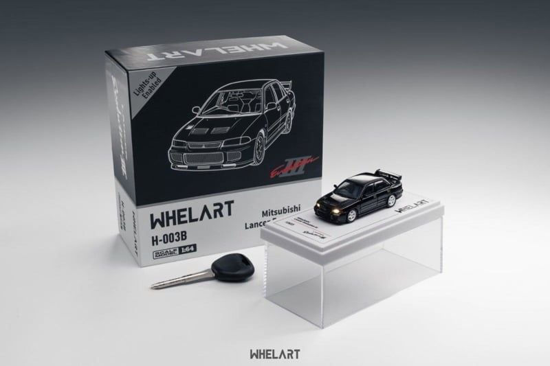  Mô hình xe Mitsubishi Lancer Evolution III, Black có đèn và chìa khóa kèm theo tỉ lệ 1:64 WhelArt H-003B 