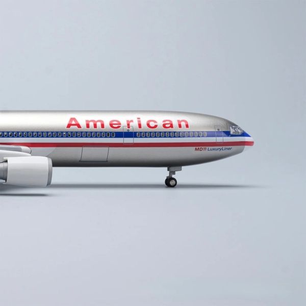  Mô hình máy bay American McDonnell MD-11 có bánh xe kích thước 47cm no led MB47119 