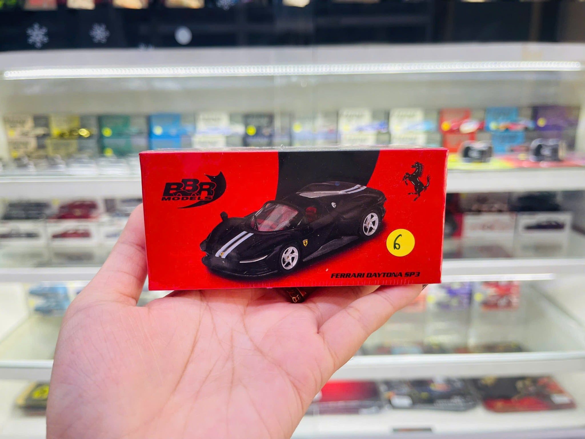  Mô hình xe Ferrari Daytona SP3 Matt Black tỉ lệ 1:64 BBR BBRFER64021 