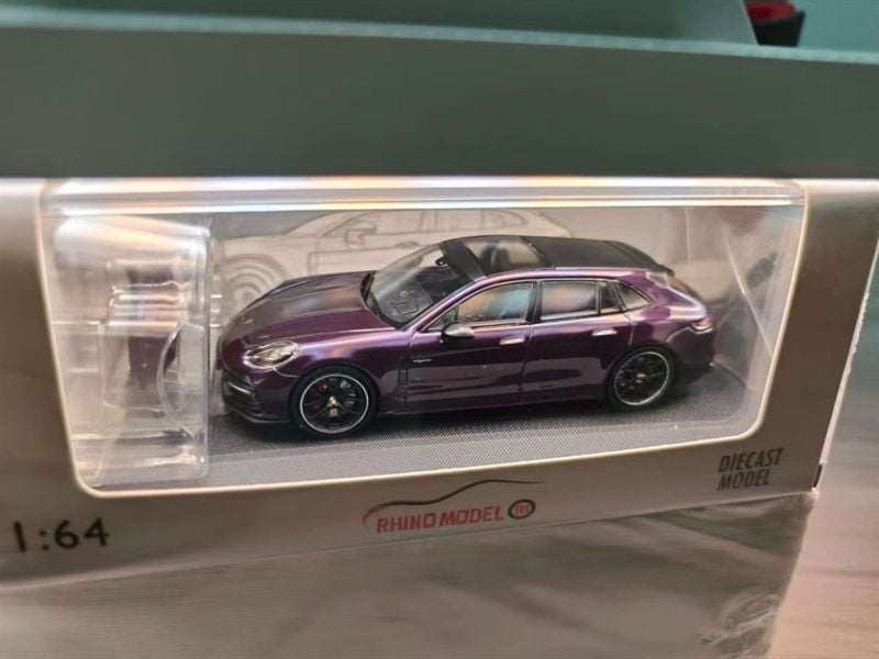  Mô hình xe Porsche Panamera Travel Version tỉ lệ 1:64 Rhino Model OT64128 