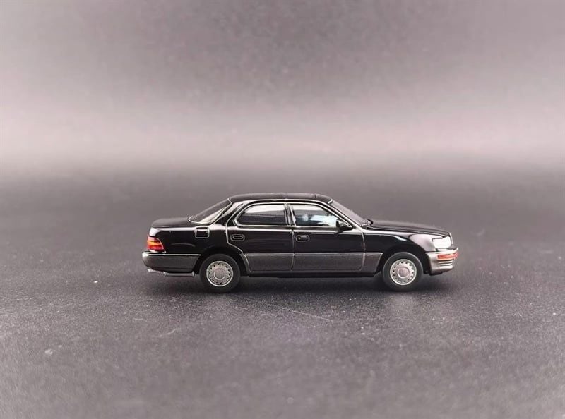  Mô hình xe Lexus LS400 XF10 (UCF10) tỉ lệ 1:64 Fine Works64 OT64809 