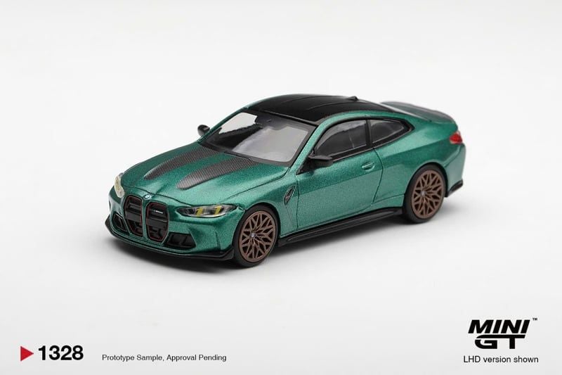 Mô hình xe BMW M4 CS Frozen Isle of Man Green Metallic tỉ lệ 1:64 MiniGT MGT01328 