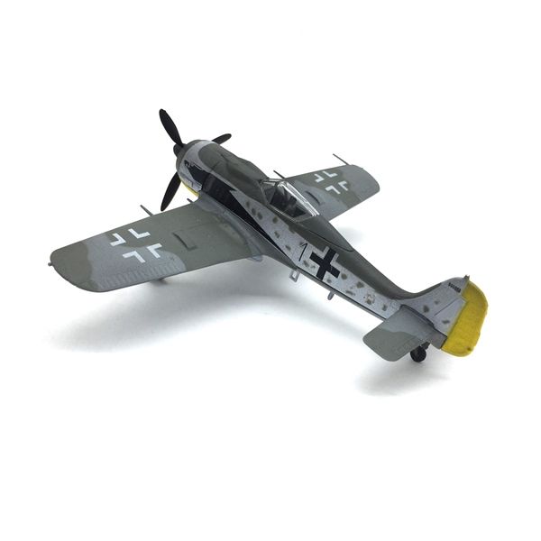  Mô hình máy bay chiến đấu cánh quạt German Luftwaffe Focke-Wulf FW190A-8 Shrike tỉ lệ 1:100 Ns models MBQS057 