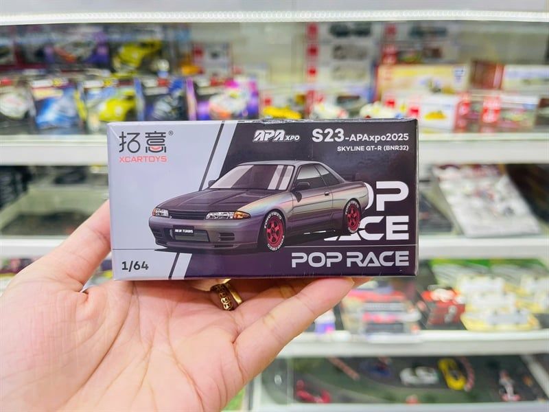  Mô hình xe Nissan Skyline GT-R R32 (BNR32) Chameleon Chrome Bundle Foshan exclusive tỉ lệ 1:64 Poprace S23-APAXPO2025 