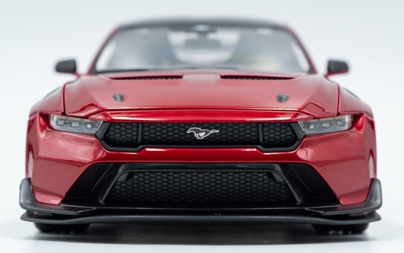 Mô hình xe Ford Mustang GTD 2025 tỉ lệ 1:18 Maisto 31468 OT24123 