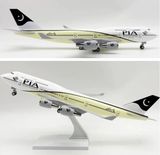  Mô hình máy bay Pakistan International Airlines PIA B747 có bánh xe - kích thước 30cm MB30054 