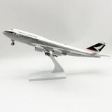  Mô hình máy bay Cathay Pacific B747 có bánh xe - kích thước 30cm MB30056 